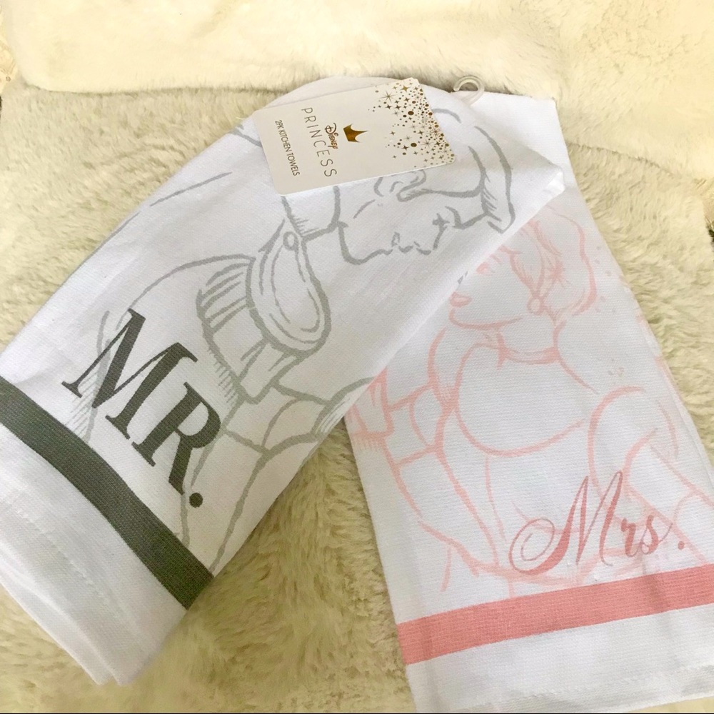 NWT Disney Princess “Mr. & Mrs.” Cinderella 2pk kitchen towels.